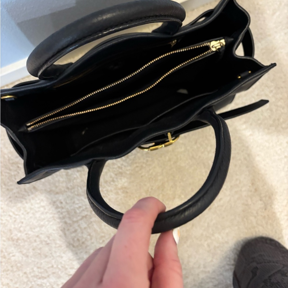 Tory Butch black purse. - Picture 3 of 11
